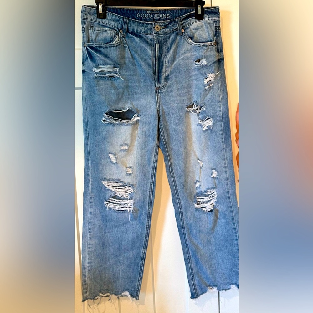 Women’s GoGo jeans distressed Size 15